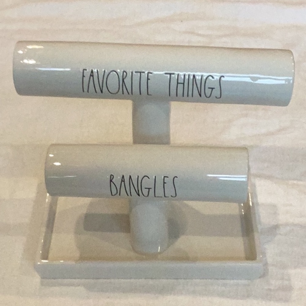 Cream Jewelry Stand with Text